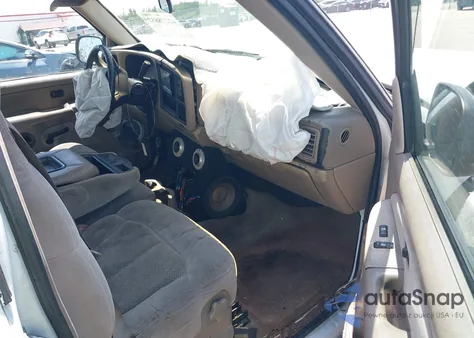 2001 Chevrolet Silverado 1500 Ls z USA, uszkodzony, nr VIN 2GCEC19V611365497